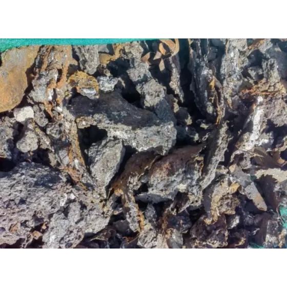 Ensayo de recuperación en profundidad y mejora de la calidad de componentes de hierro a partir de escoria de alto horno