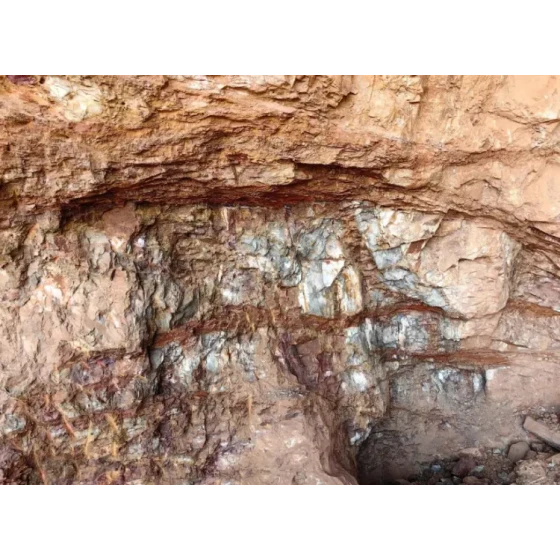 Ensayo de tratamiento de minerales de óxidos polimetálicos