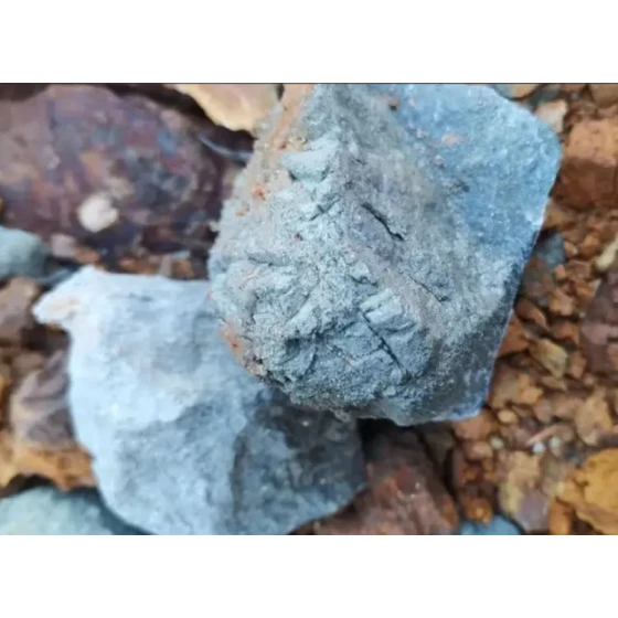 Prueba de recuperación de relaves auríferos con alto contenido en azufre