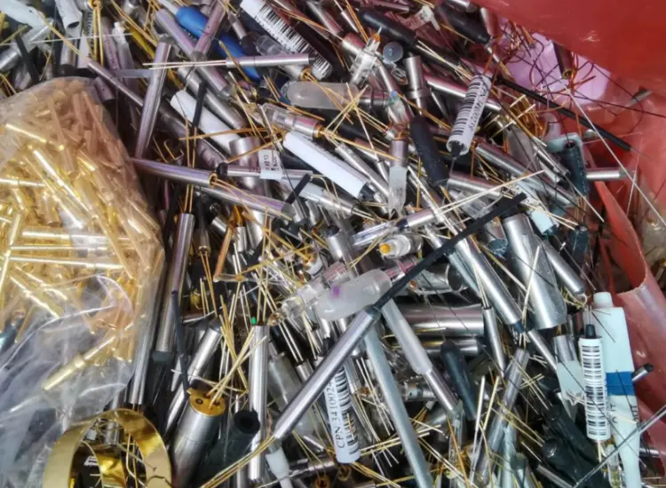 Ensayo de separación en cascada y recuperación de residuos polimetálicos