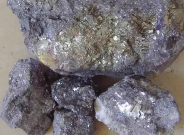 Prueba de tratamiento de minerales de plomo-zinc