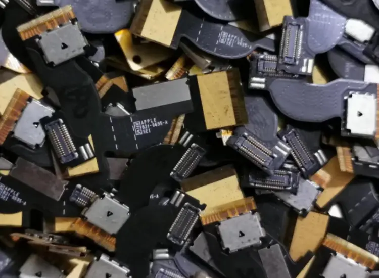 Prueba de recuperación de recursos a partir de residuos electrónicos polimetálicos