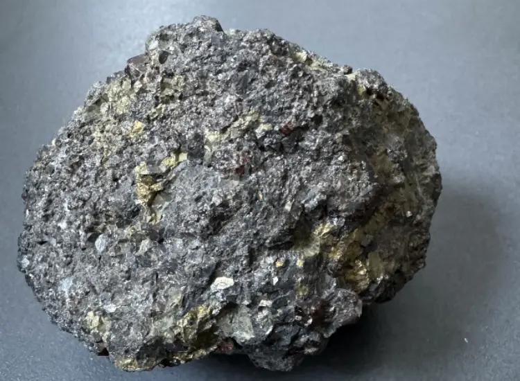 Ensayo de separación por flotación de minerales polimetálicos complejos